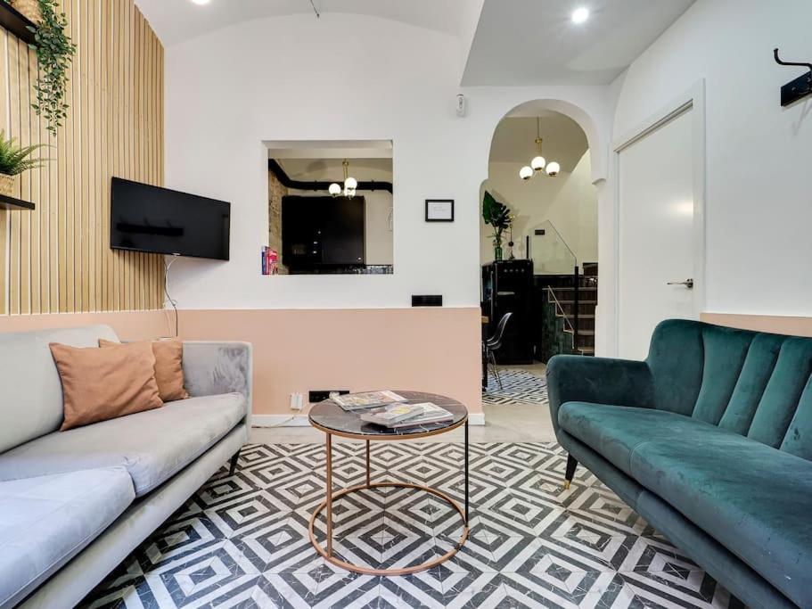Casa Maria Townhouse- Terrace-4 Bedrooms لوسبيتاليت دي يوبريغات المظهر الخارجي الصورة